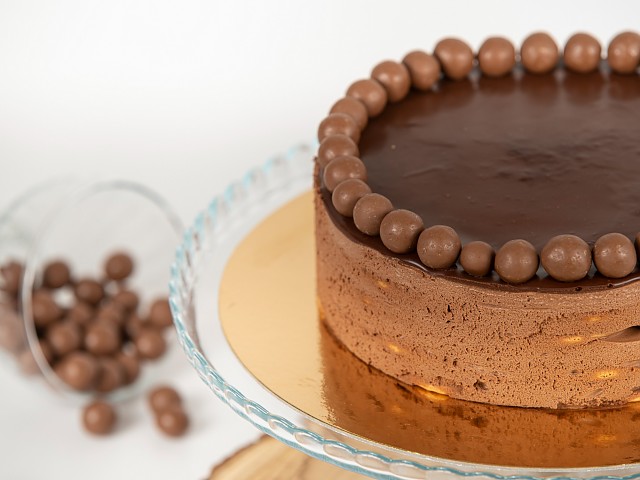 Gâteau mousse au chocolat avec biscuits